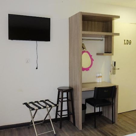 Natol Homestay - London Kuching Bagian luar foto