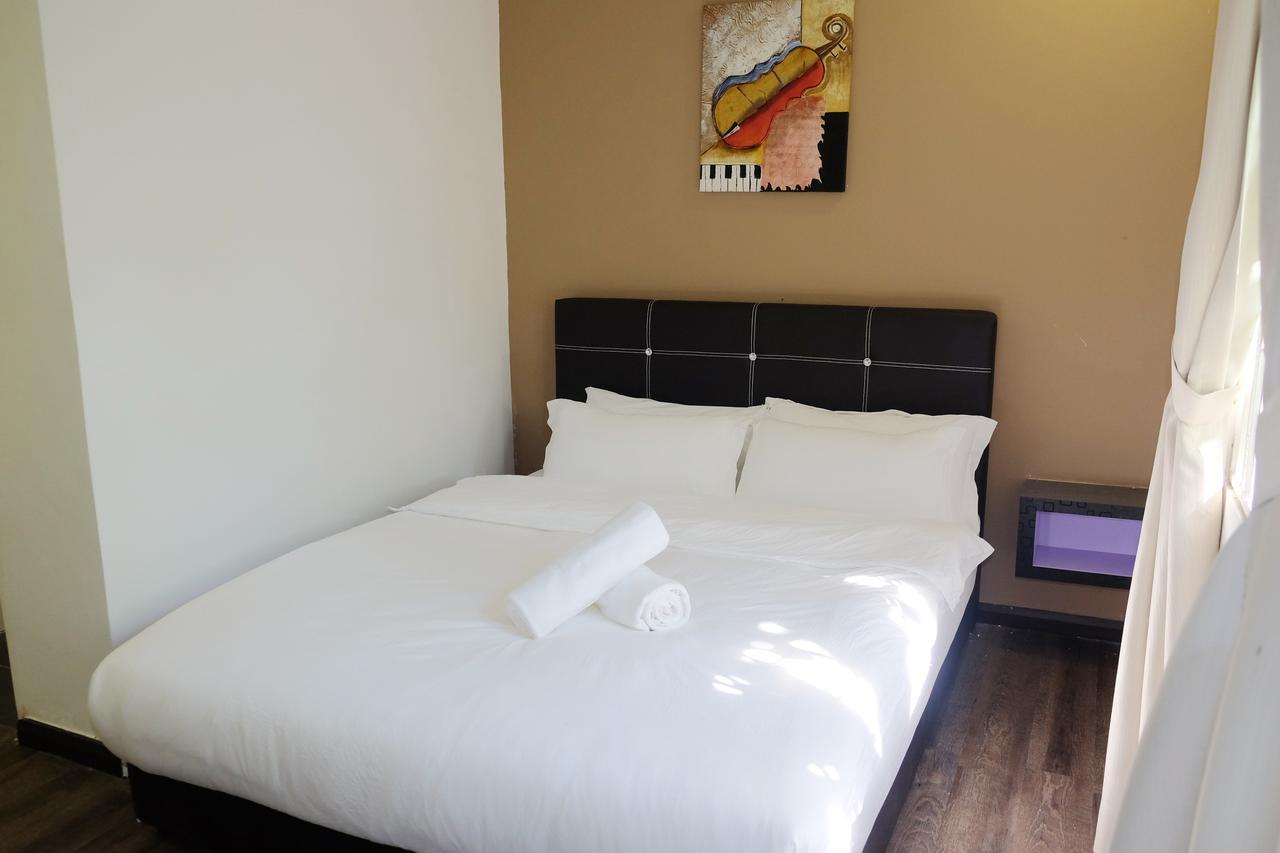 Natol Homestay - London Kuching Bagian luar foto