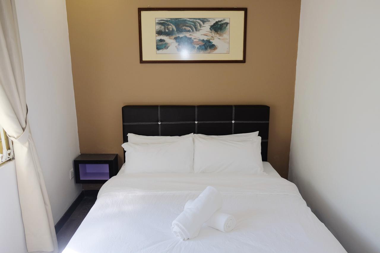 Natol Homestay - London Kuching Bagian luar foto