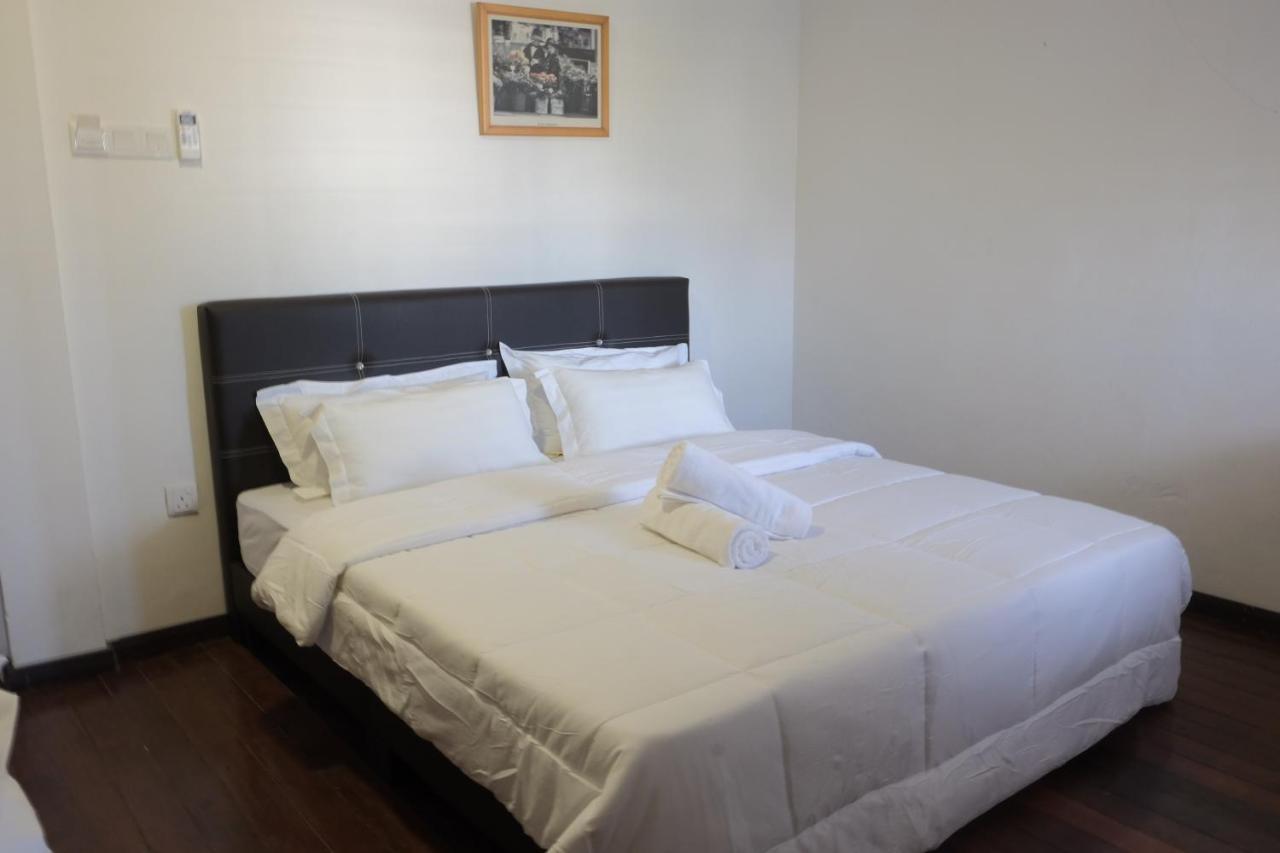 Natol Homestay - London Kuching Bagian luar foto