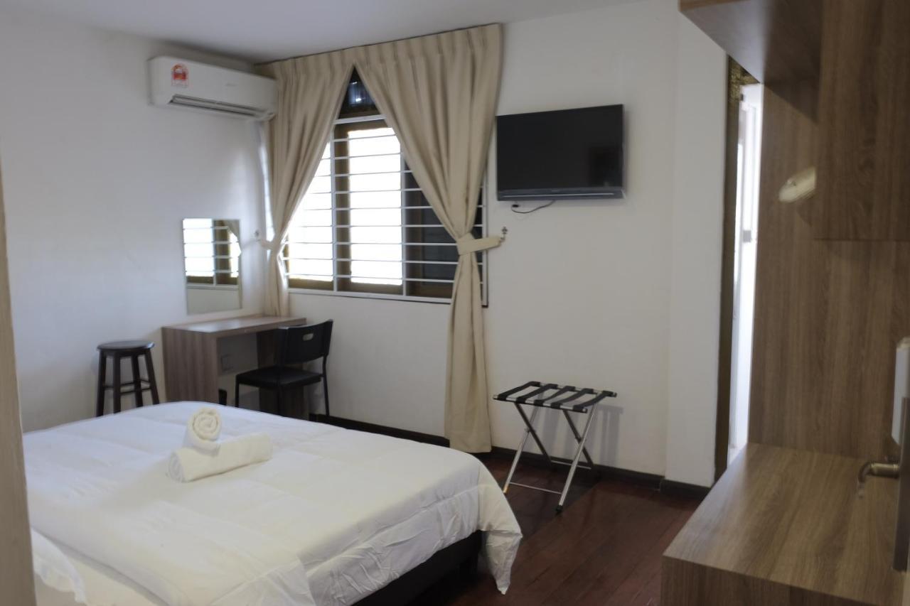 Natol Homestay - London Kuching Bagian luar foto
