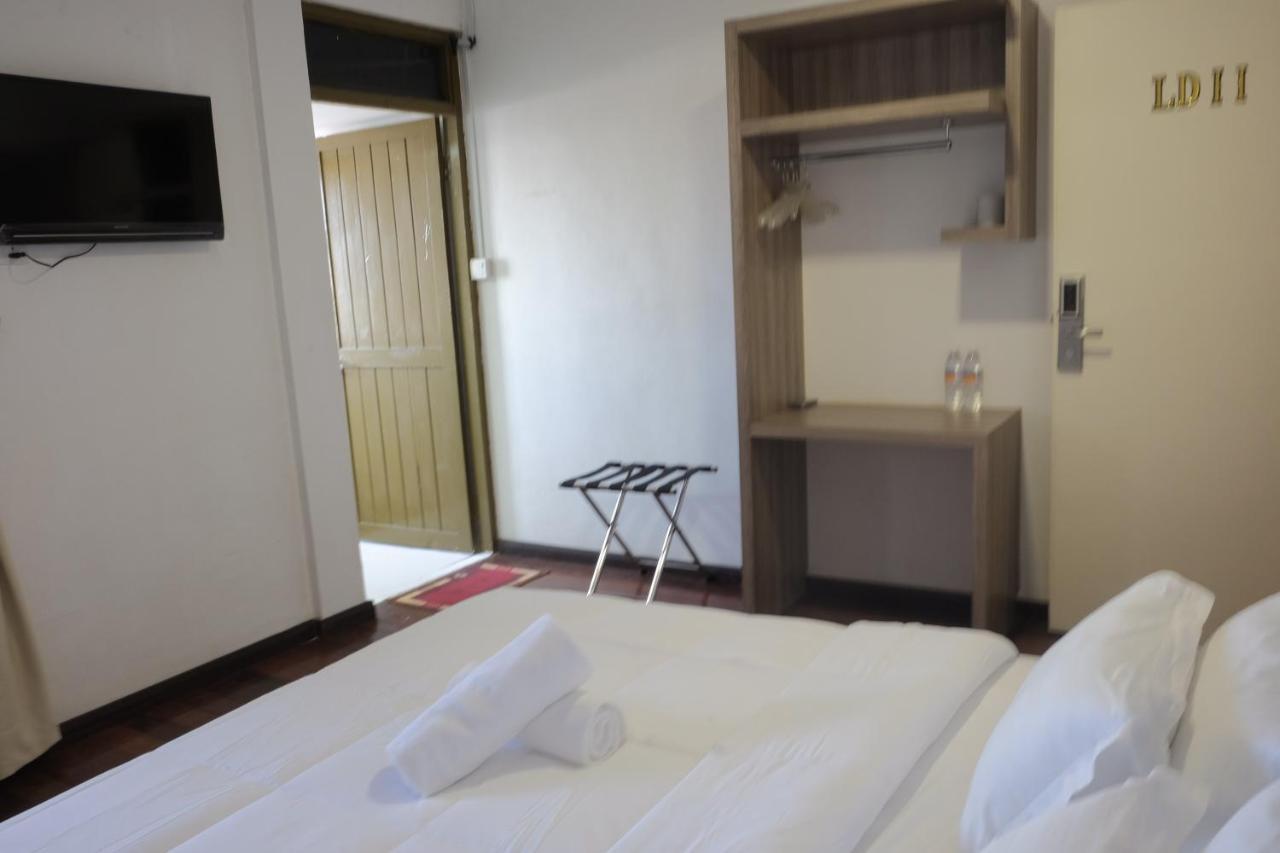 Natol Homestay - London Kuching Bagian luar foto