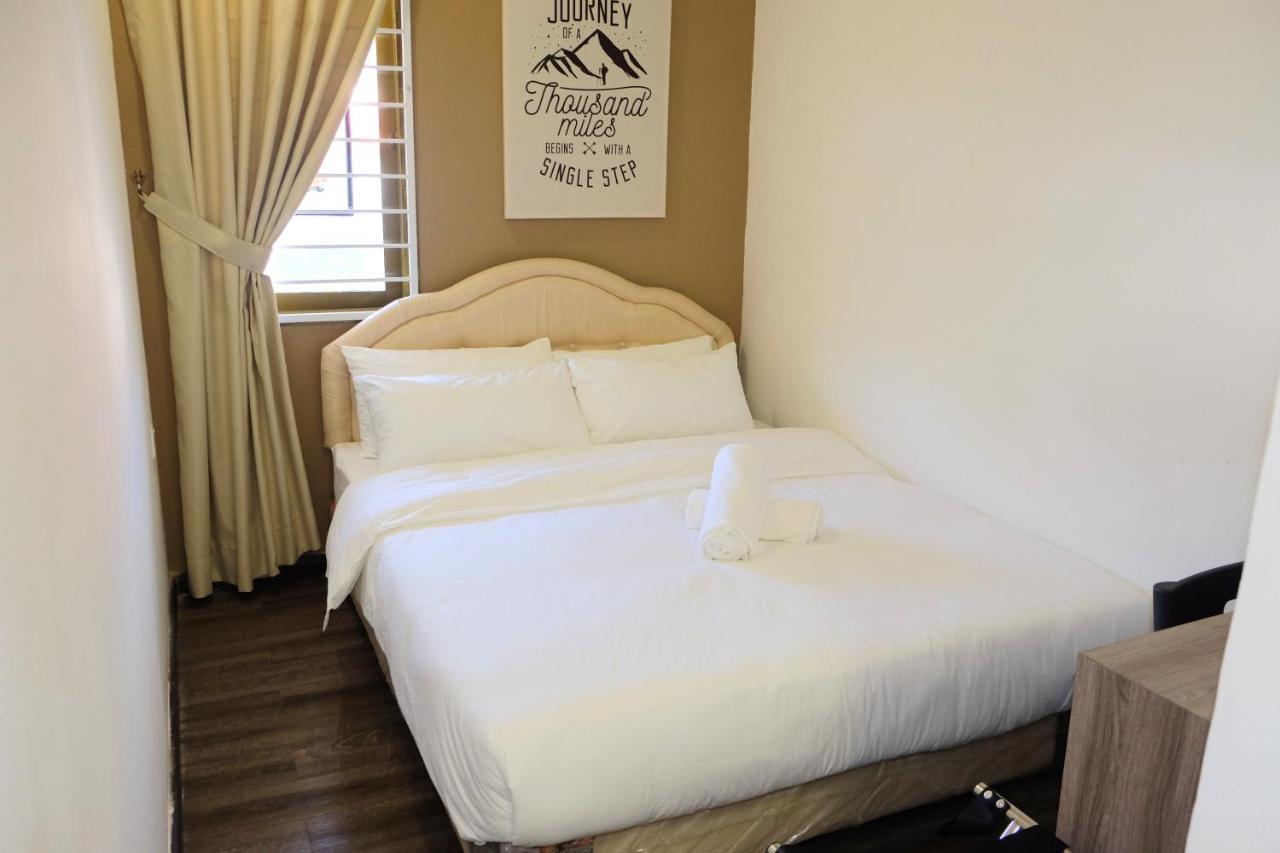 Natol Homestay - London Kuching Bagian luar foto