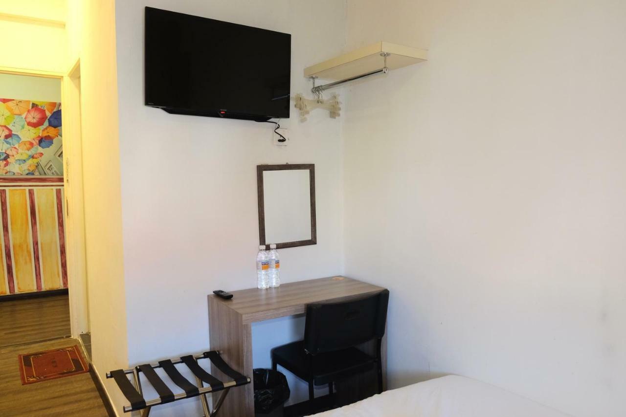 Natol Homestay - London Kuching Bagian luar foto