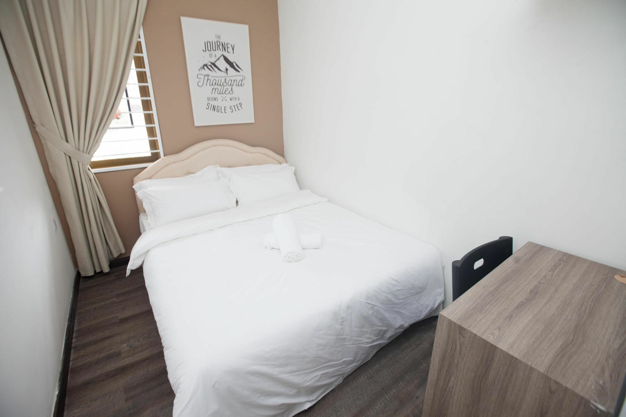 Natol Homestay - London Kuching Bagian luar foto