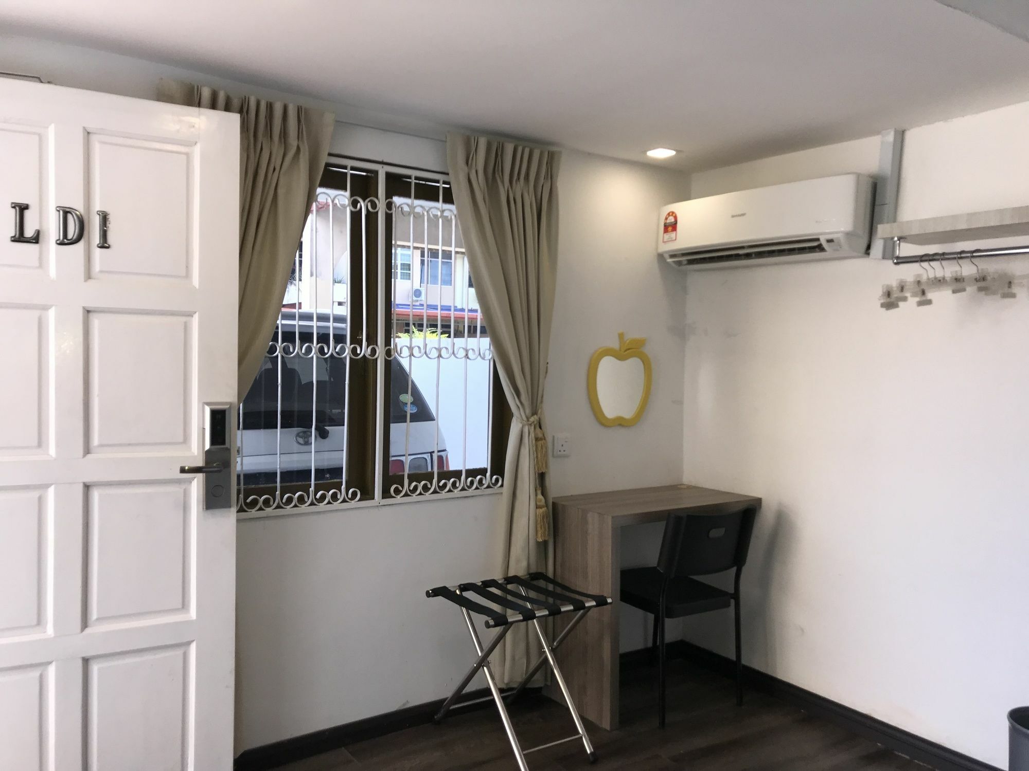 Natol Homestay - London Kuching Bagian luar foto