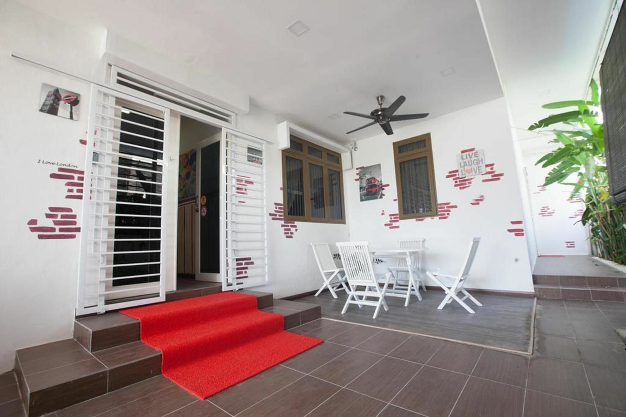Natol Homestay - London Kuching Bagian luar foto